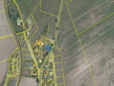 St. pozemek 695m²